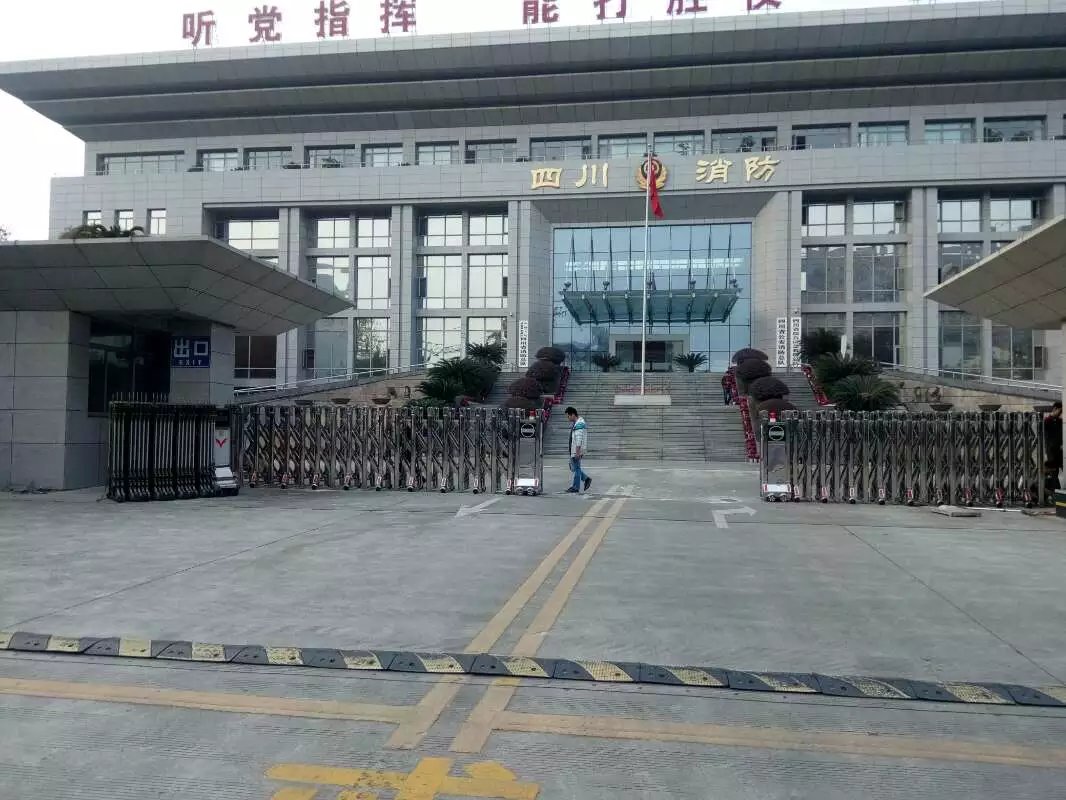 绍兴越城区绍兴越城区四川消防总队伸缩门